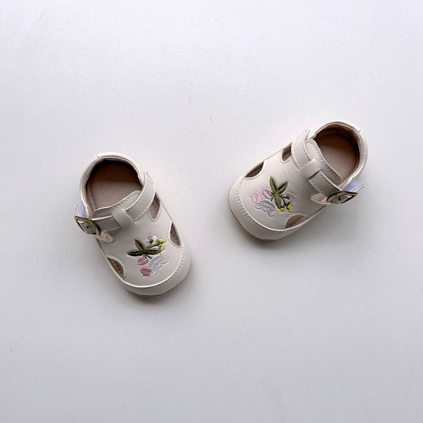 DN9207嬰兒鞋子夏季復古花朵刺繡女寶寶軟底防滑學步小皮鞋2024.05.17
