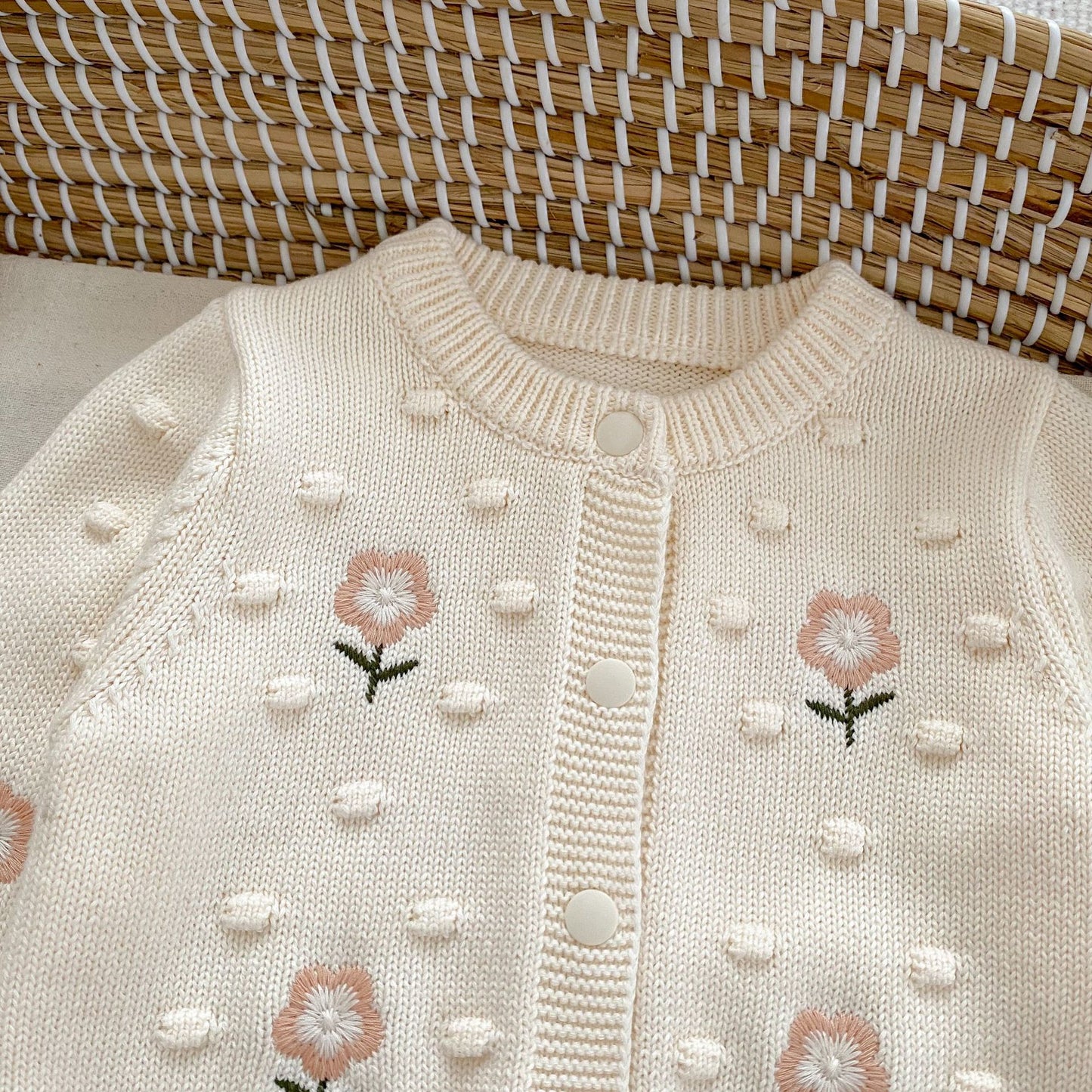 DK2097秋季女童甜美針織純棉花朵刺繡圓領長袖外套2024.07.05