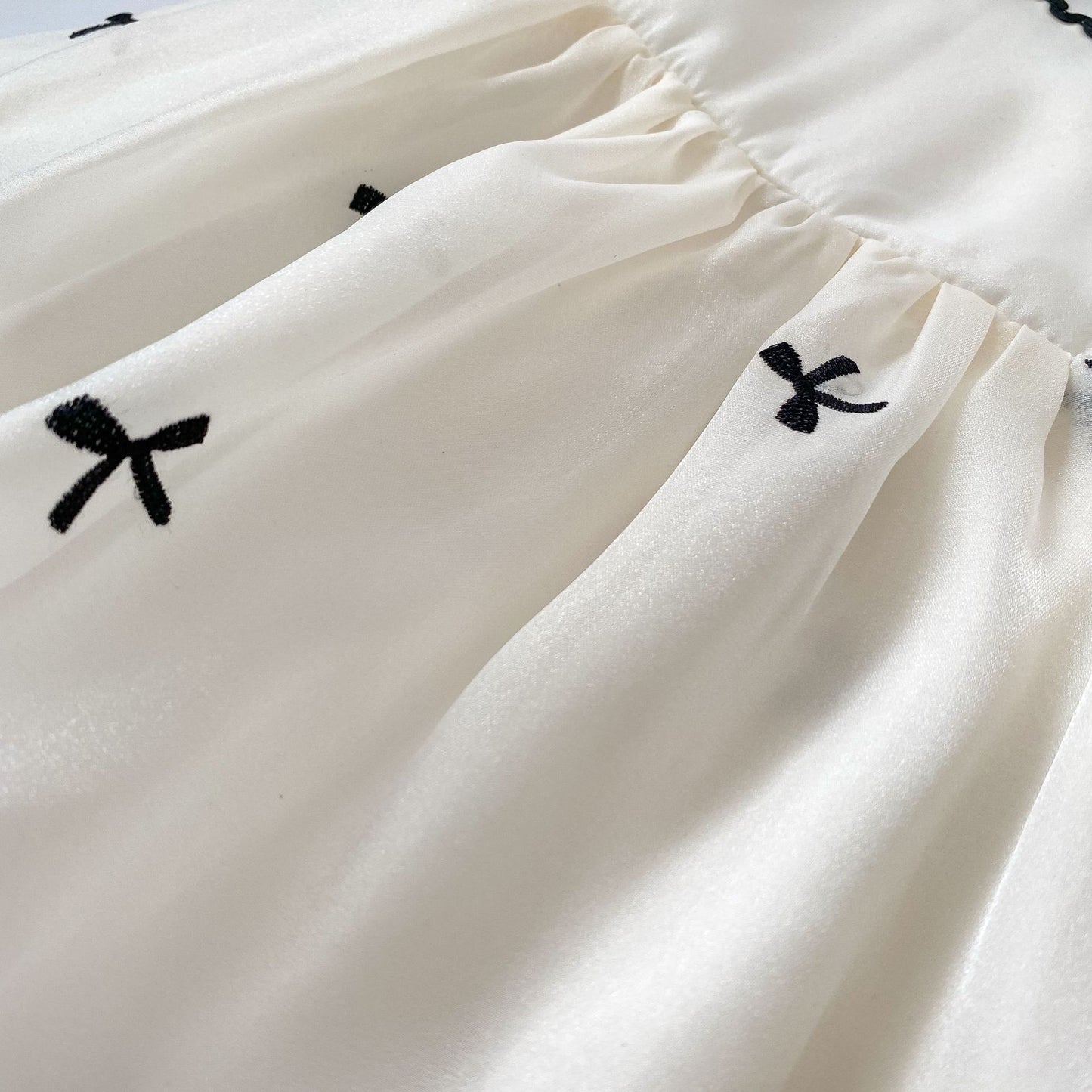 DJ0070女童蝴蝶結刺繡泡泡短袖公主裙2024.06.14