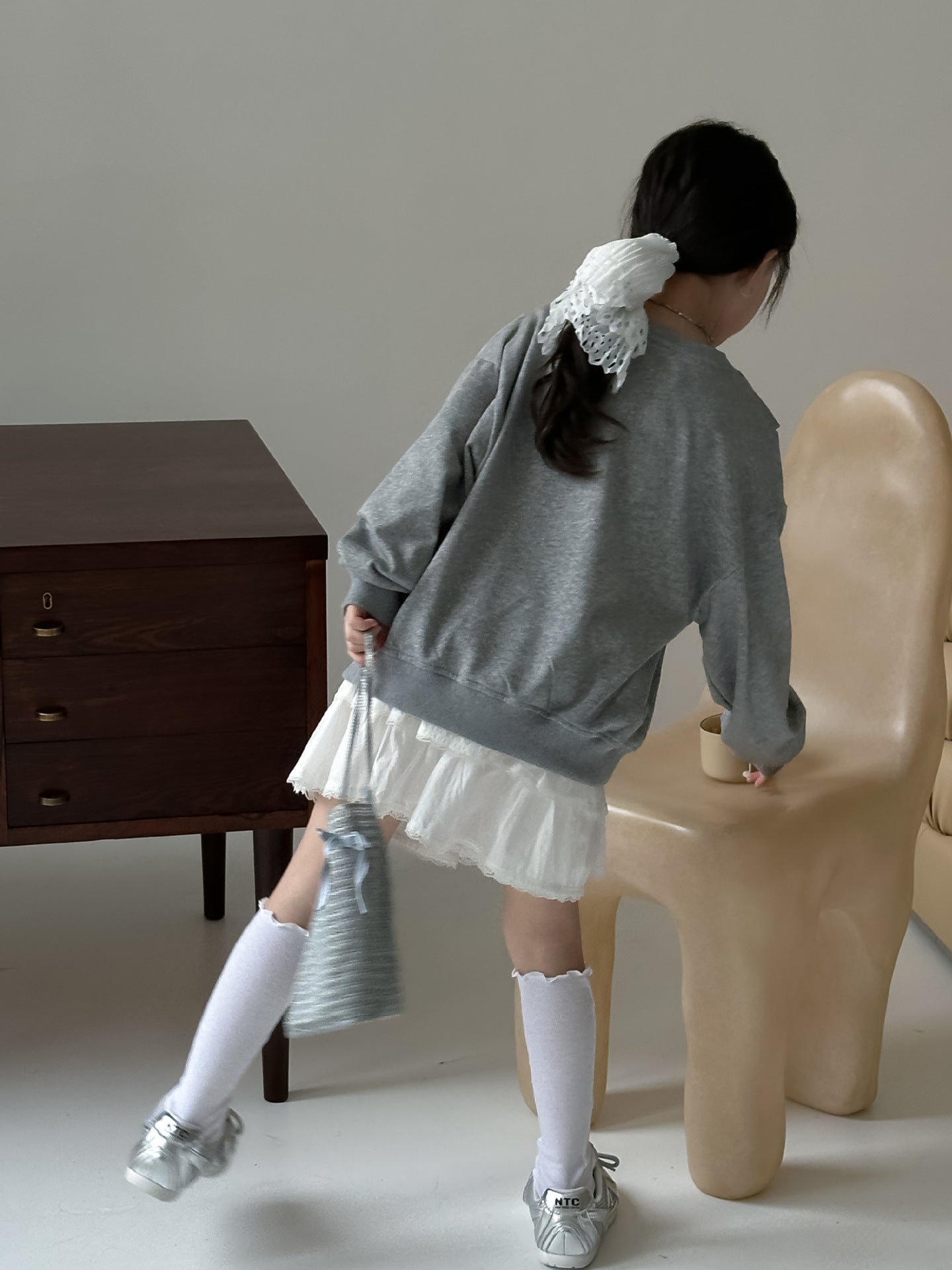 CA4159秋季女童甜美露肩蝴蝶結字母印花衛衣白色蛋糕裙兩件套2024.08.06