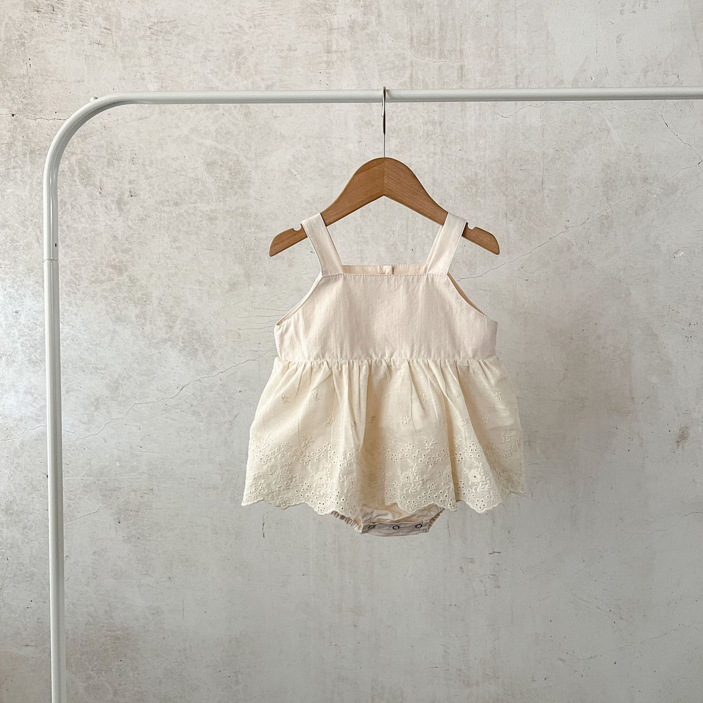 DK2403韓版刺繡花邊吊帶哈衣裙純棉百搭麵包褲2023.07.04