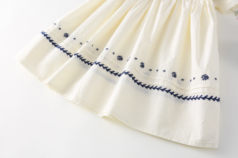 AM1682夏季復古宮廷風娃娃領刺繡花朵設計寬鬆泡泡袖裙子2024.03.29