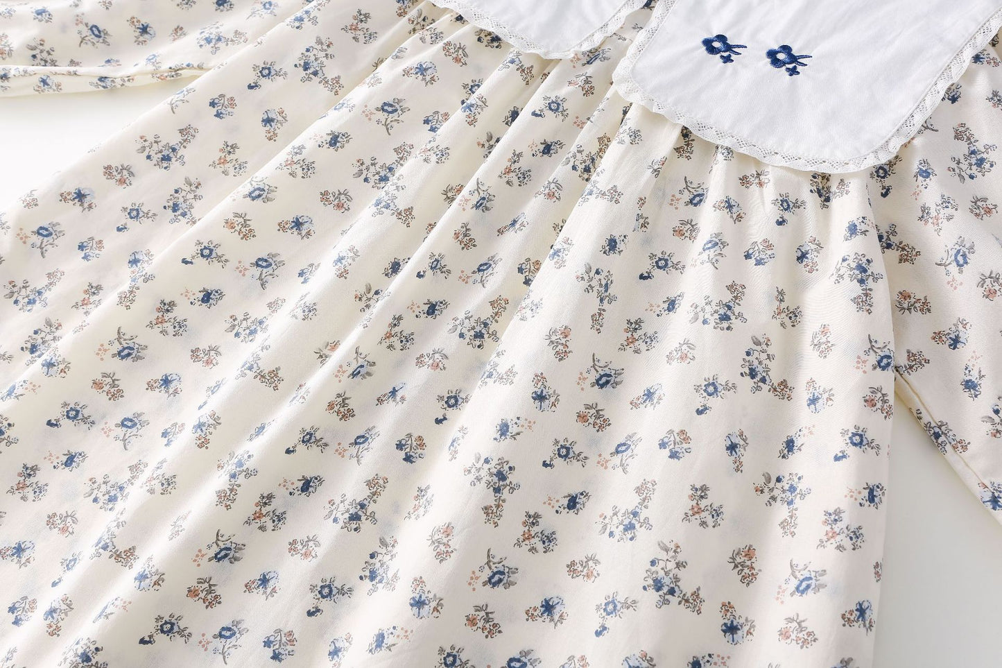 AF1665甜美碎花刺繡翻領長袖連衣公主裙2024.02.20