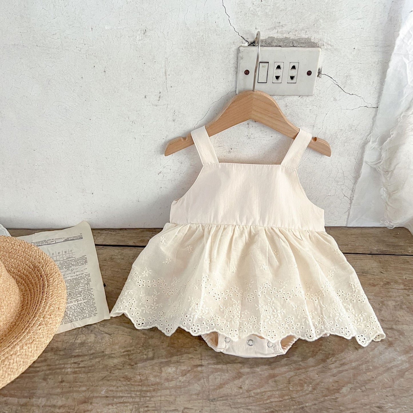 DK2403韓版刺繡花邊吊帶哈衣裙純棉百搭麵包褲2023.07.04