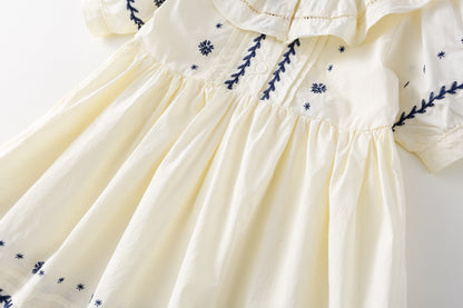 AM1682夏季復古宮廷風娃娃領刺繡花朵設計寬鬆泡泡袖裙子2024.03.29