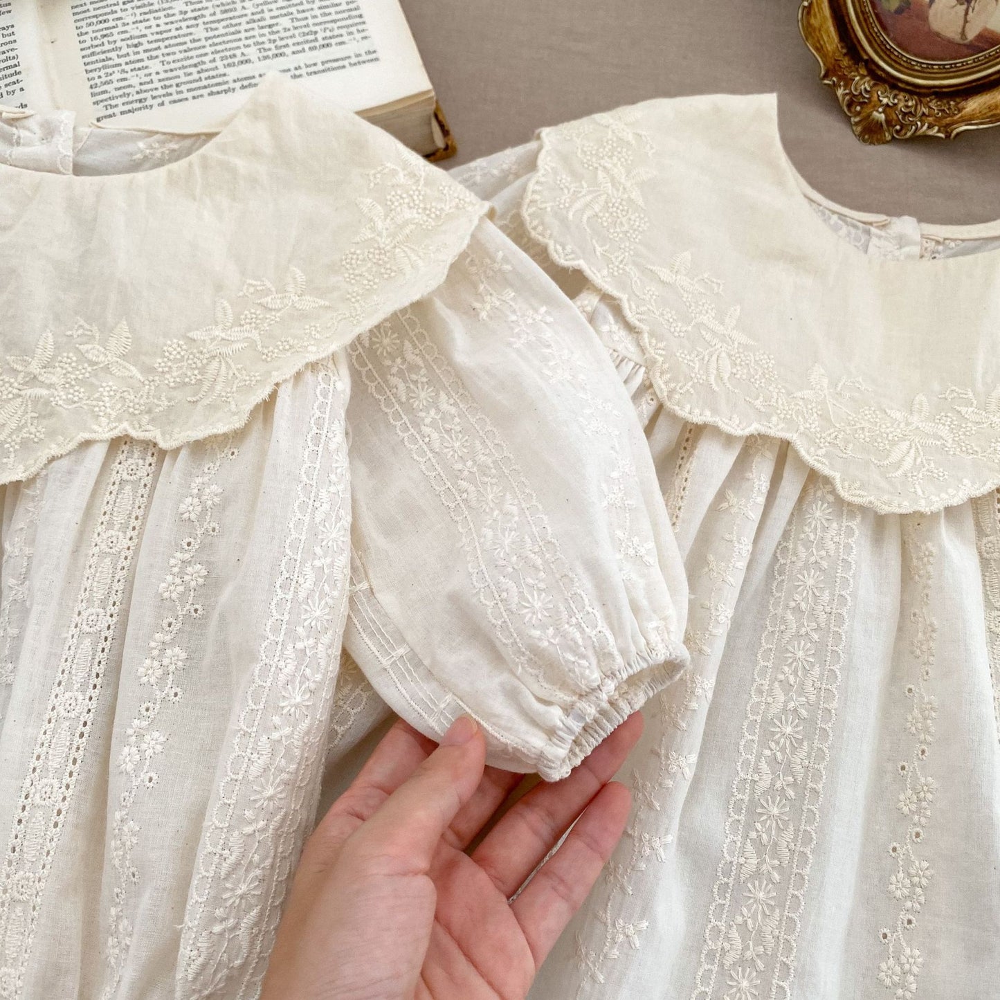 DH0032春季花朵刺繡大翻領長袖包屁衣姐妹裙2024.01.09
