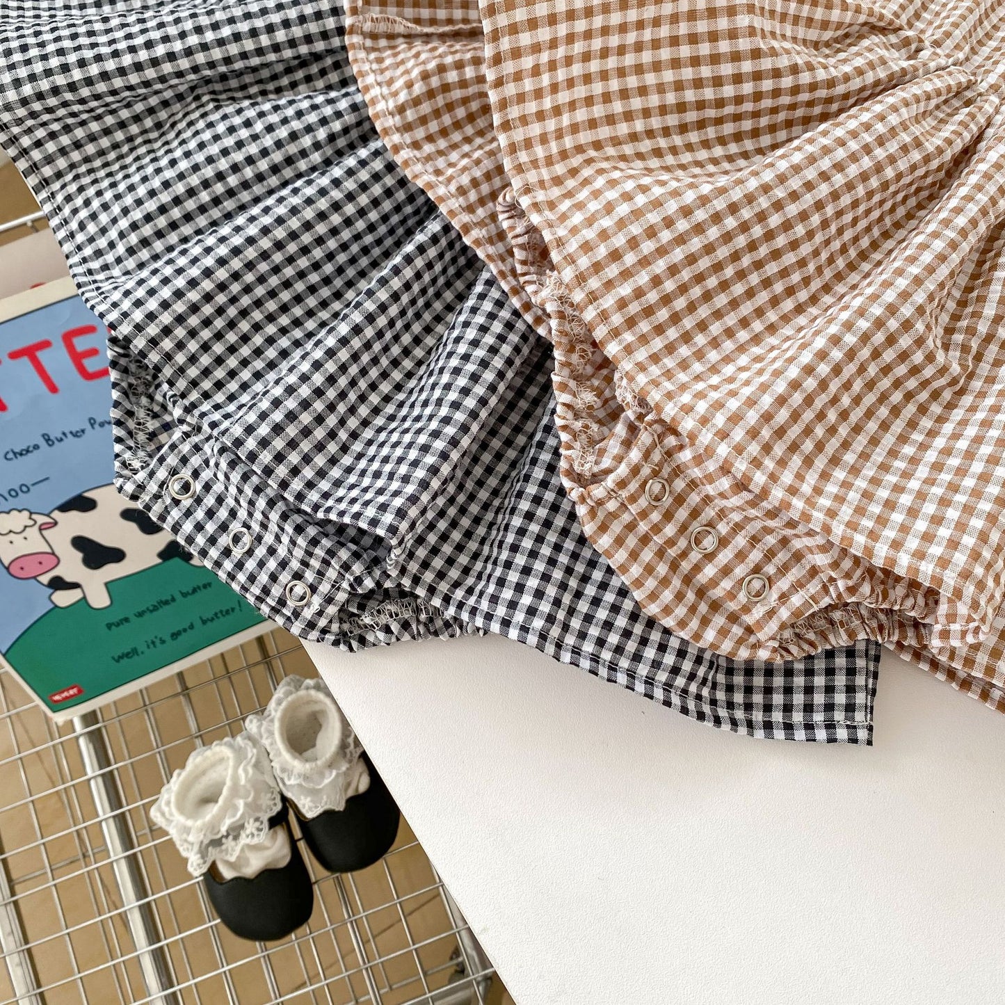 DN3318夏季INS薄款女寶寶格子吊帶包屁衣2024.05.17