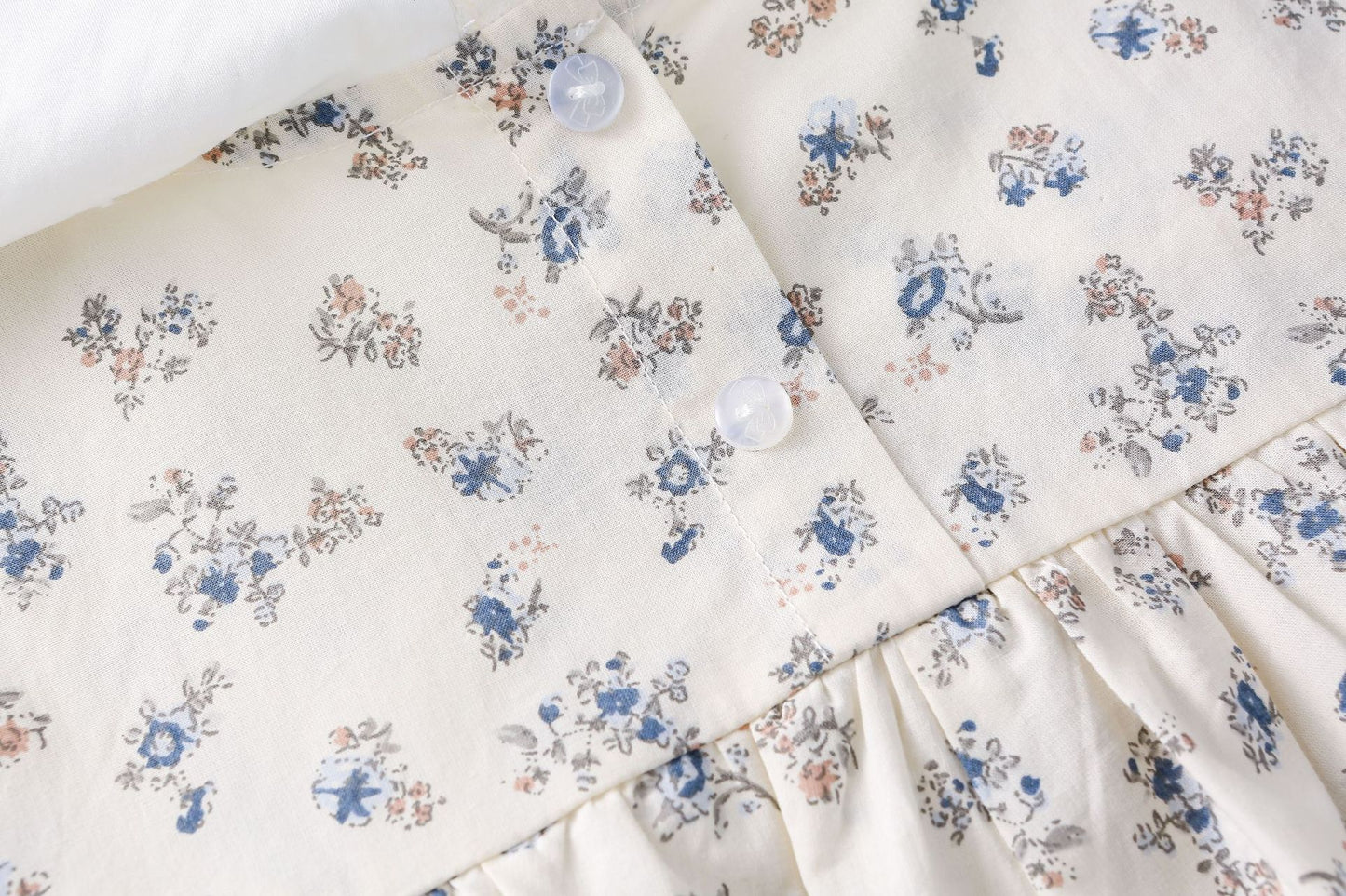 AF1665甜美碎花刺繡翻領長袖連衣公主裙2024.02.20