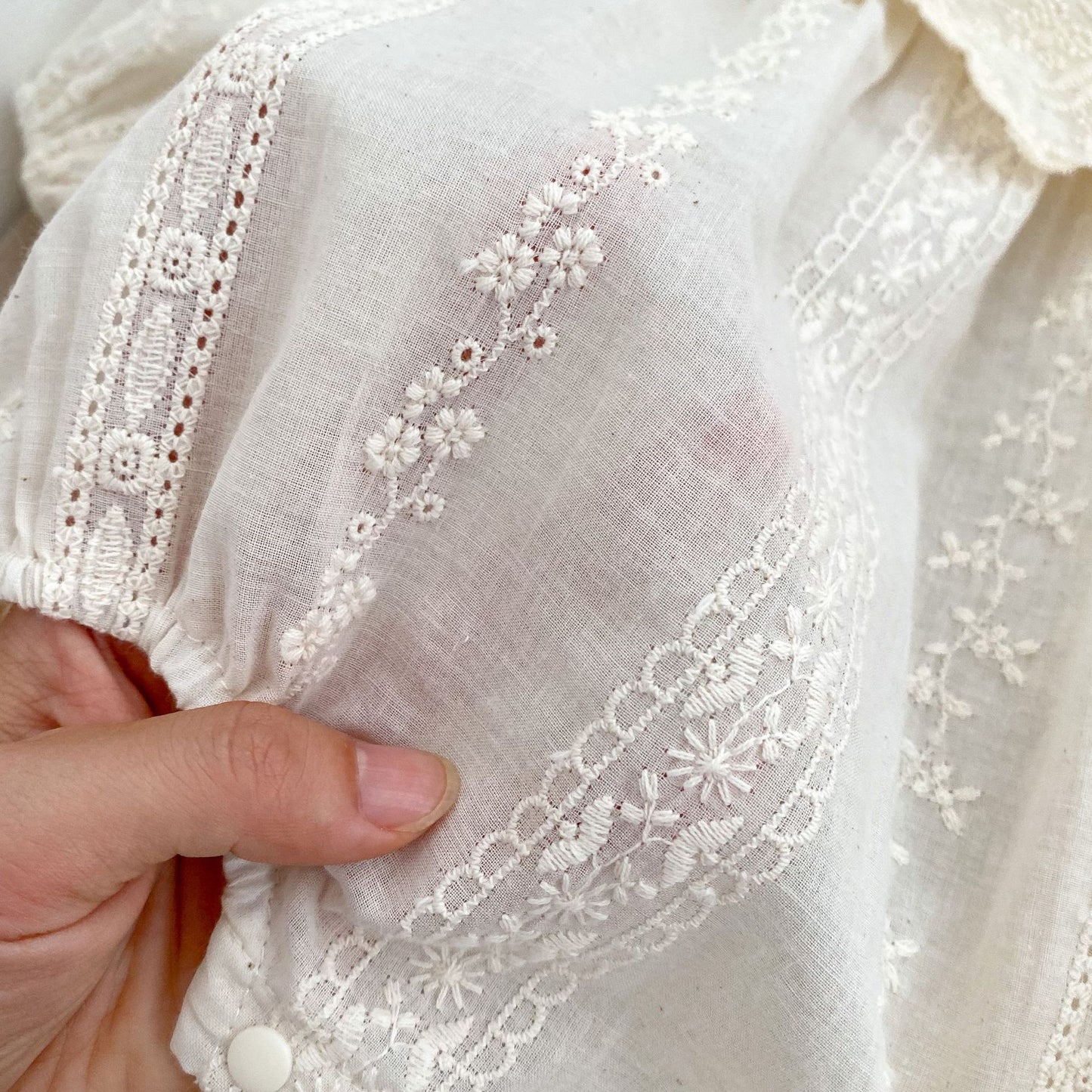 DH0032春季花朵刺繡大翻領長袖包屁衣姐妹裙2024.01.09