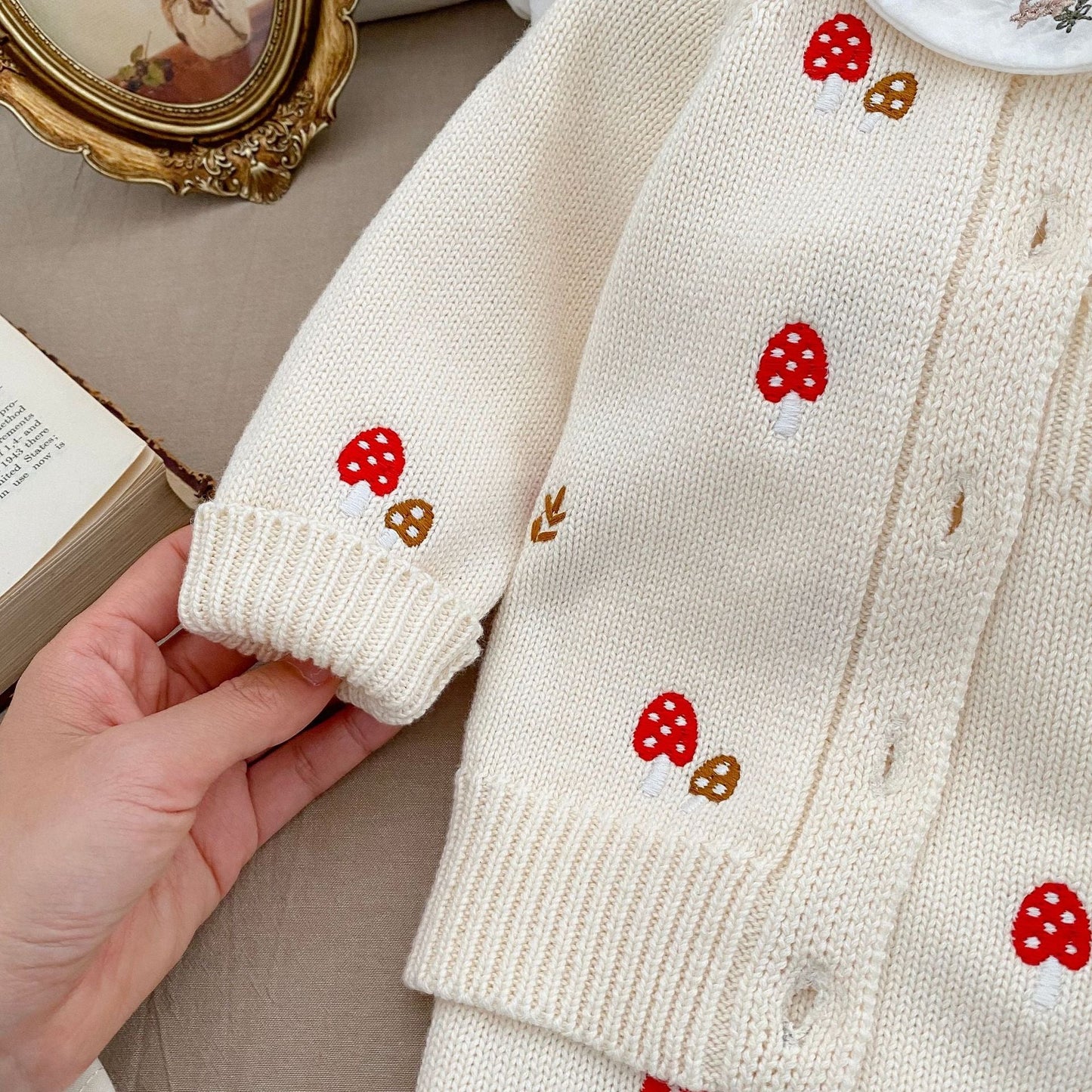 DD2023春秋蘑菇刺繡毛衣外套+無袖背帶寶寶褲2023.12.15