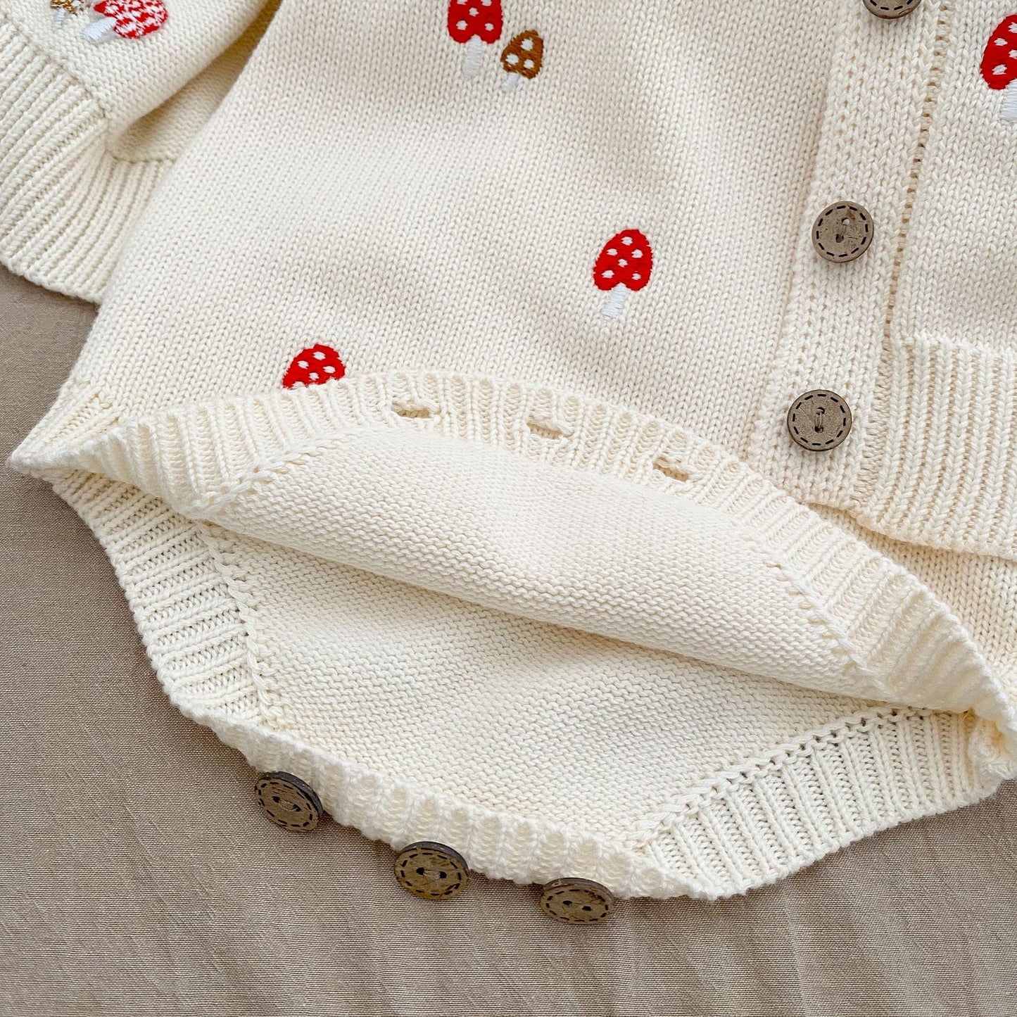 DD2023春秋蘑菇刺繡毛衣外套+無袖背帶寶寶褲2023.12.15