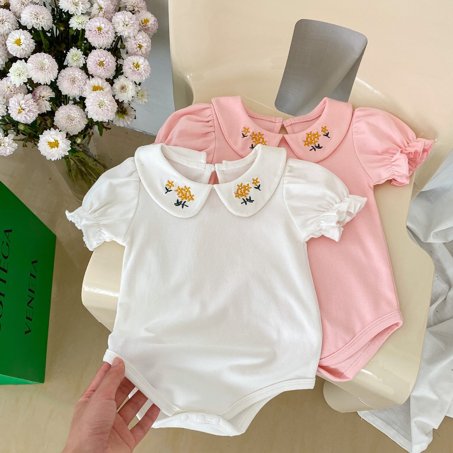 DA2622夏季簡約女寶寶繡花翻領三角包屁衣2023.04.14
