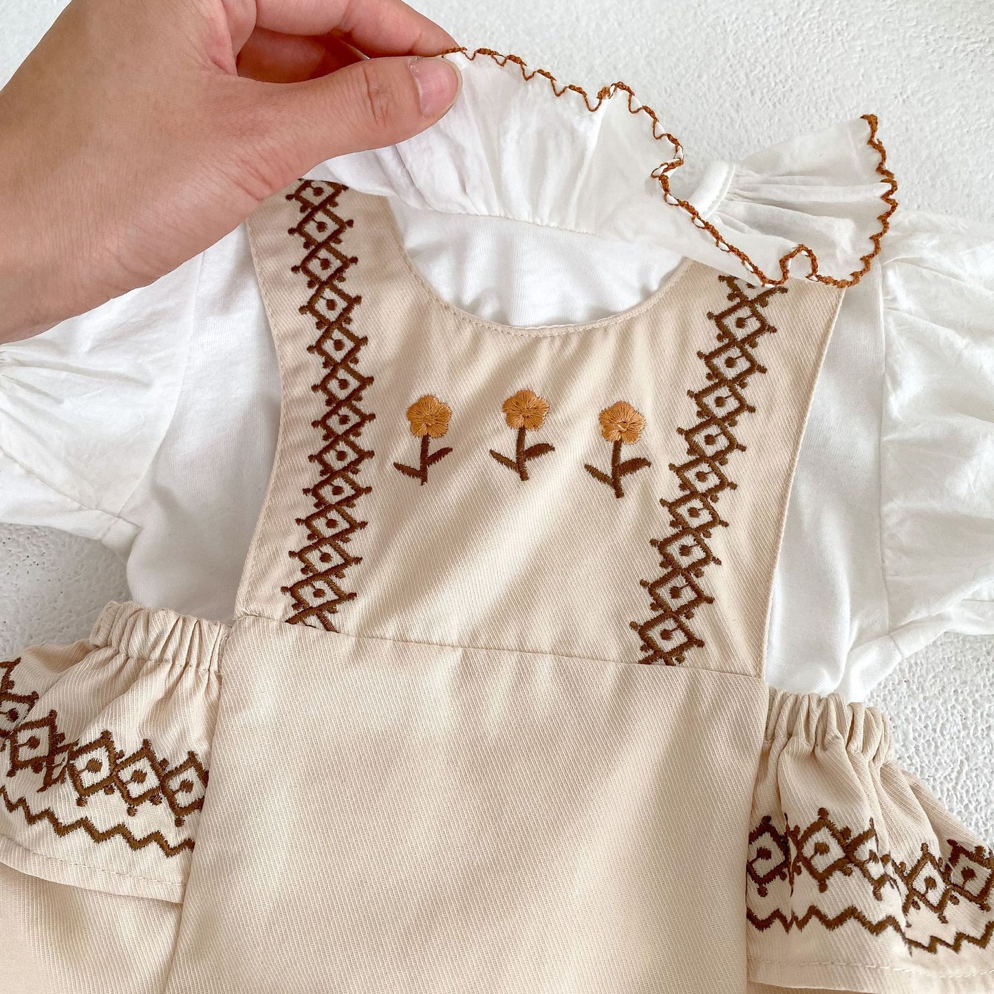 DA5288花朵刺繡背帶包屁衣2023.04.04