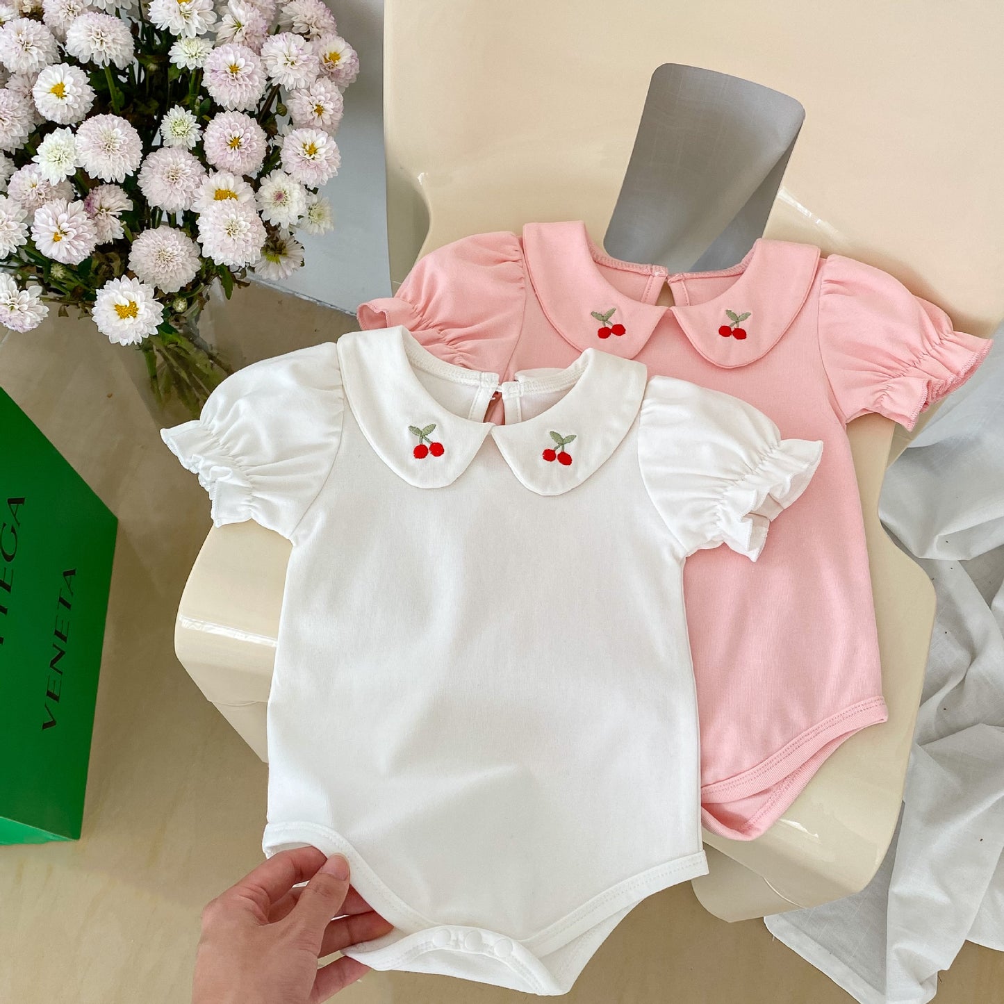 DA2622夏季簡約女寶寶繡花翻領三角包屁衣2023.04.14
